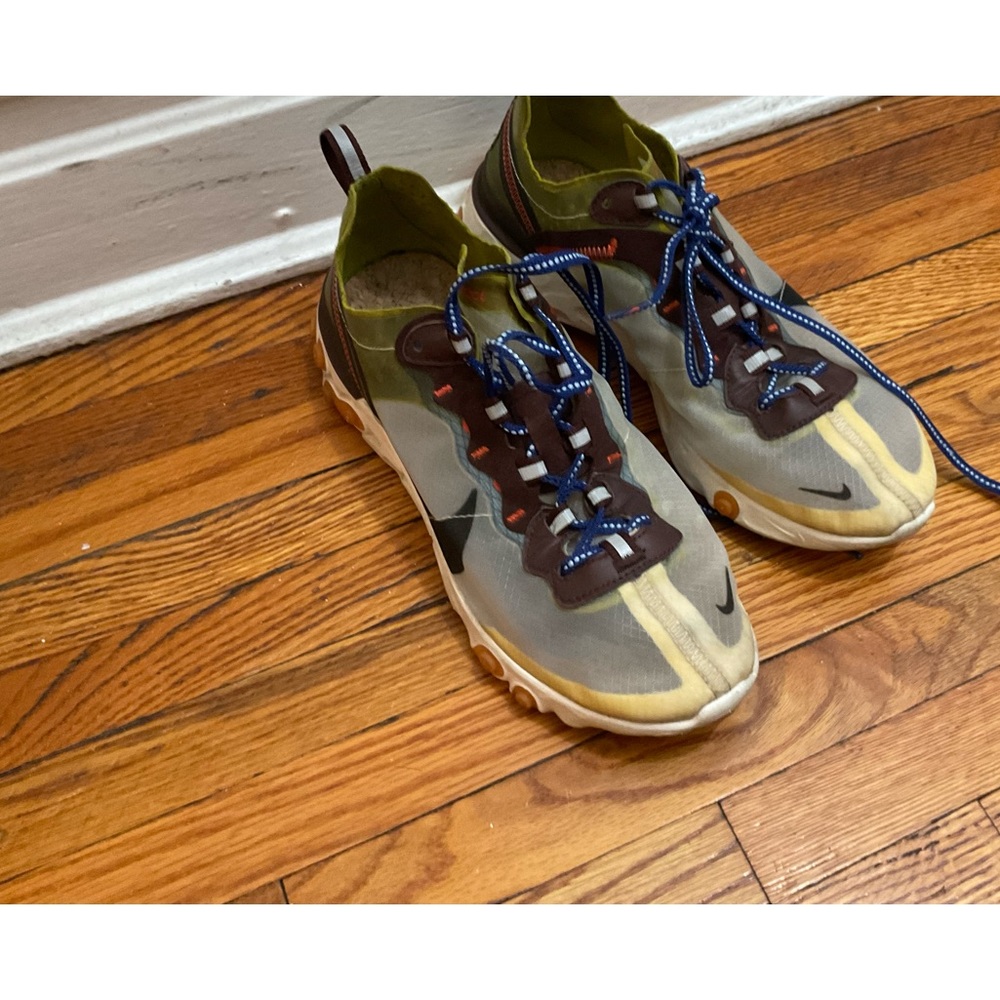 Nike react  sneaker.